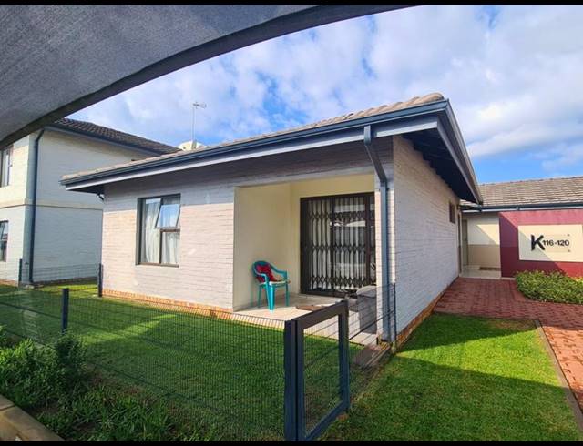 2 BEDROOM SIMPLEX FOR SALE IN BRENTWOOD PARK